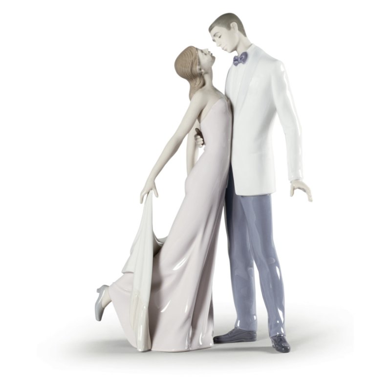 Фигурка Lladro Счастливая годовщина 21x32 см