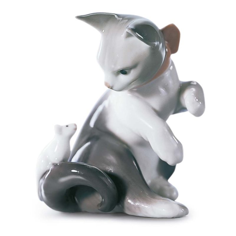 Фигурка Lladro Кошка и мышка 8х7 см, фарфор